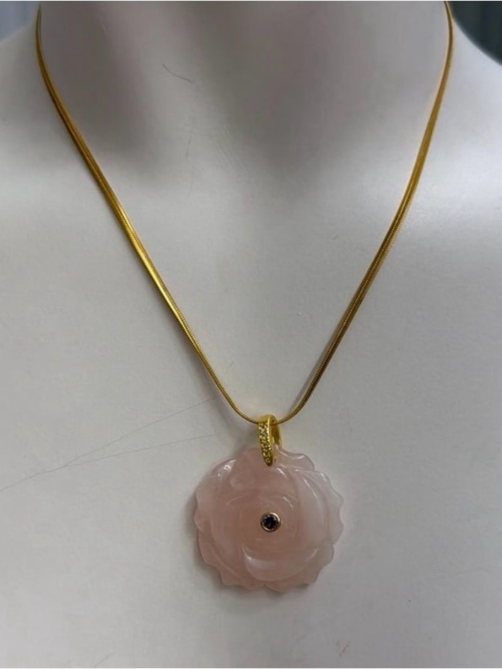 Gold Chain Necklace with Rose Quartz Flower Pendant